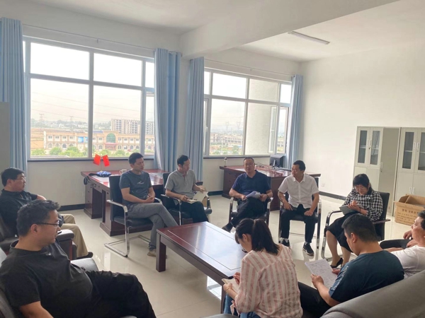 内乡县法院基层法庭党支部召开民主生活会