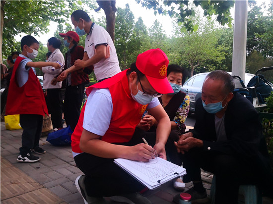 河南省委统战部组织开展“爱心粥·统战情”志愿服务活动