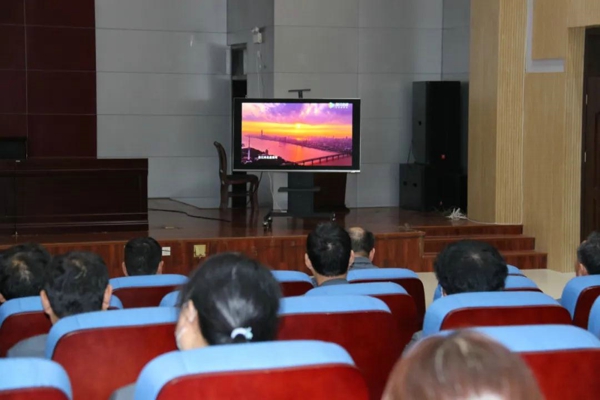 南召县法院组织全体干警观看电视政论片《雄关》