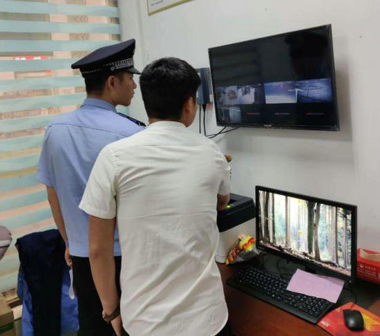 汝南警方深入辖区加油站开展反恐安全检查