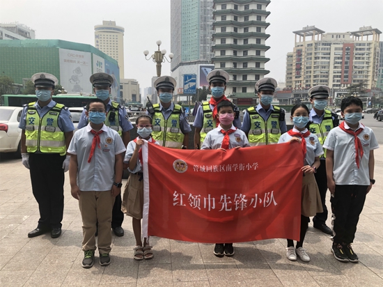 郑州市管城区南学街小学开展寻找身边榜样主题实践活动