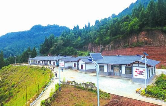 搬进新房子 过上好日子——易地搬迁暖人心