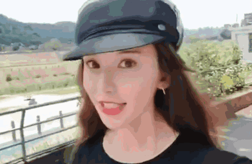 林志玲妆容淡雅美丽依旧 露招牌笑容