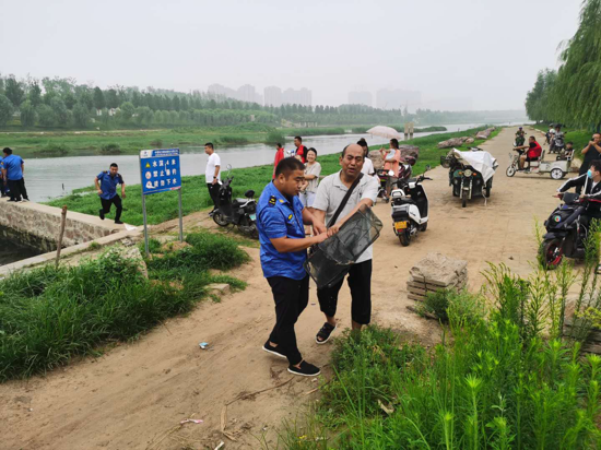 郑州市石佛办事处欢河村：“天鹅保护站”真心守护天鹅 为它们安全保驾护航