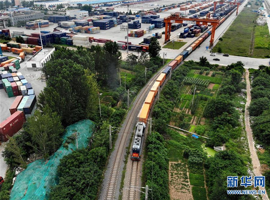 (经济)(5)中欧班列(郑州)开行满7年