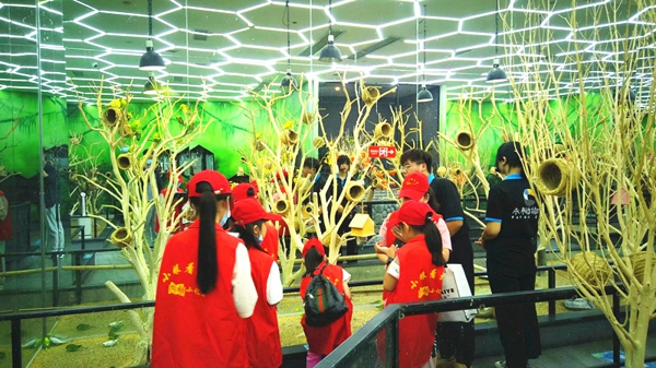 这种体验感觉真棒!中华校园小记者在未来动物城上演真实版“疯狂动物城”