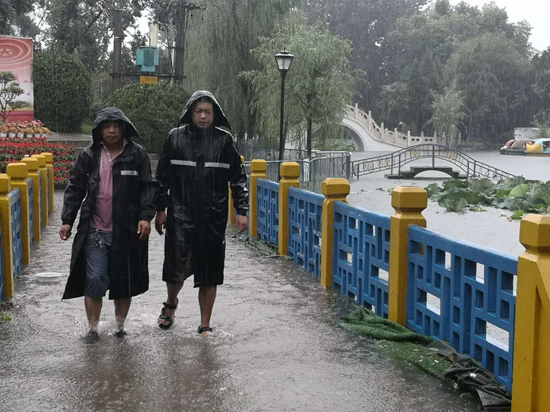 漯河强降雨来势凶猛，各部门全力以赴抢险保畅通！呼吁市民合理出行
