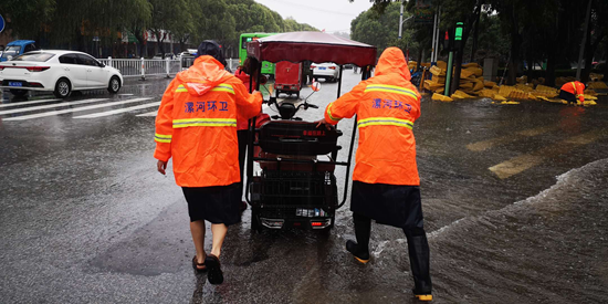 漯河强降雨来势凶猛，各部门全力以赴抢险保畅通！呼吁市民合理出行