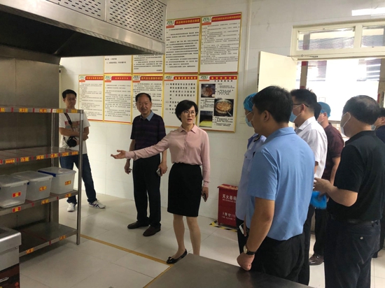 郑州市市场监管局调研指导惠济区学校食品安全标准化建设