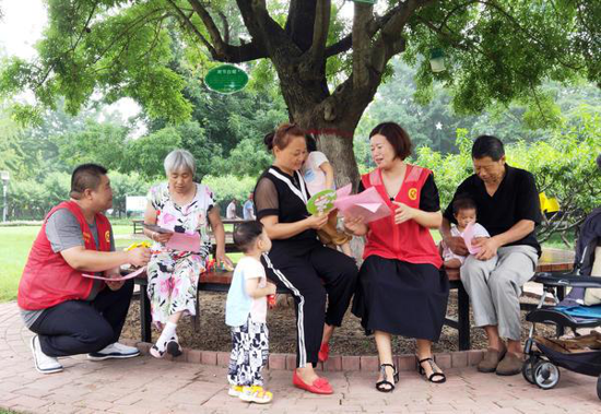 漯河城管志愿服务文明之花盛开沙澧大地