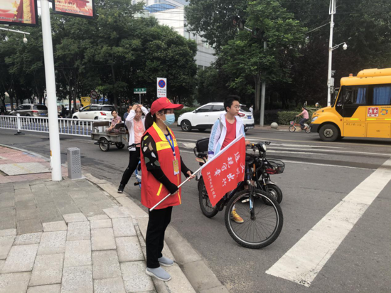 漯河城管志愿服务文明之花盛开沙澧大地