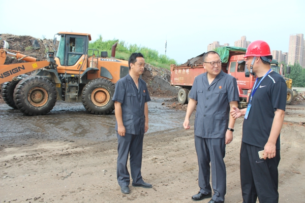 西峡法院:案外人干扰执行 强制腾迁显法威