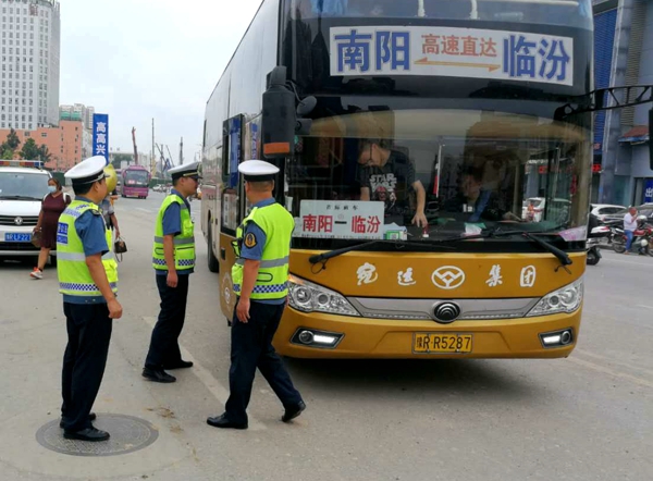 南阳市卧龙区全面打响“交通秩序整治攻坚战”