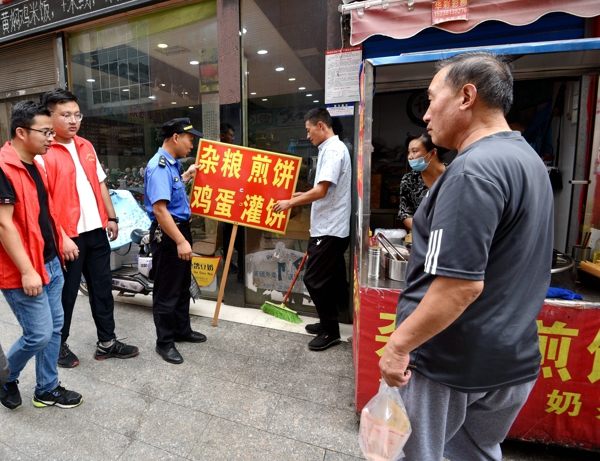 南阳市卧龙区全面打响“交通秩序整治攻坚战”