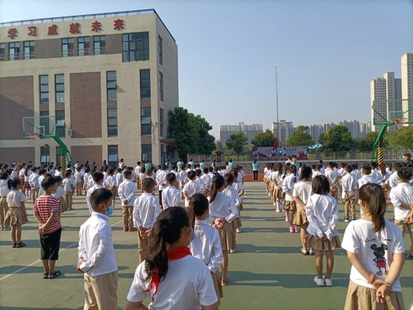 长大后，我就成了您 ——郑州市五龙口小学庆祝第36个教师节拉开帷幕