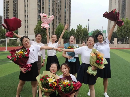 遇见最美的自己——郑州中原区西悦城第一小学2020年感恩教师节庆祝活动