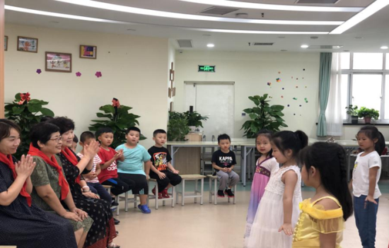 金水区花园路街道省卫生厅社区开展教师节活动