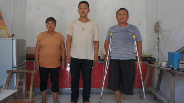 河南邓州：一个贫困家庭里走出的博士生