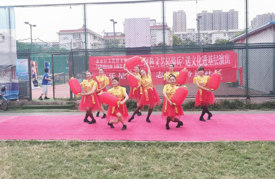 郑州市国基路街道21世纪社区举办“红色文艺轻骑兵”文艺演出活动