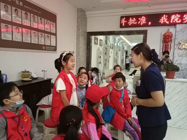 郑州管城区南关小学开展“我是小牙医”实践寻访活动