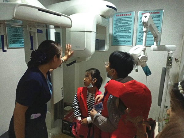 郑州管城区南关小学开展“我是小牙医”实践寻访活动