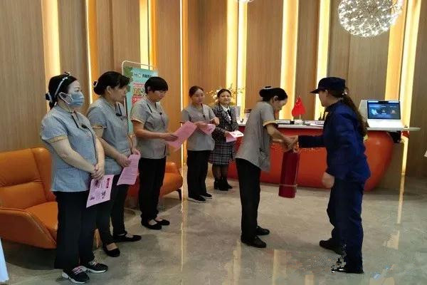 南阳消防支队“以小促大” 全力做好秋冬季消防宣传