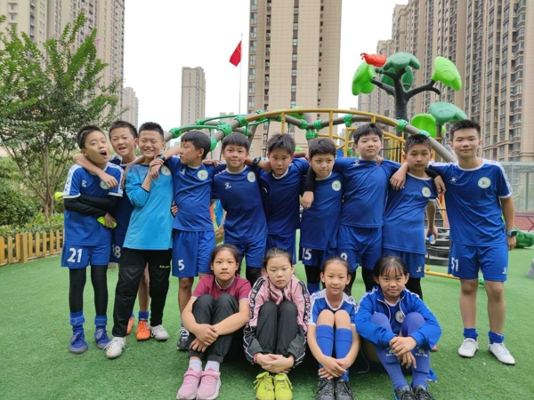 喜报：外国语小学足球队荣获郑州市高新区青少年校园足球“创新杯”联赛小学甲组亚军