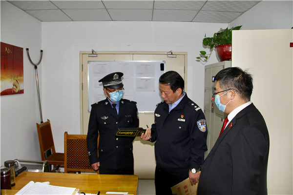 南阳卧龙区法院对派出法庭秋冬季安保工作进行检查指导