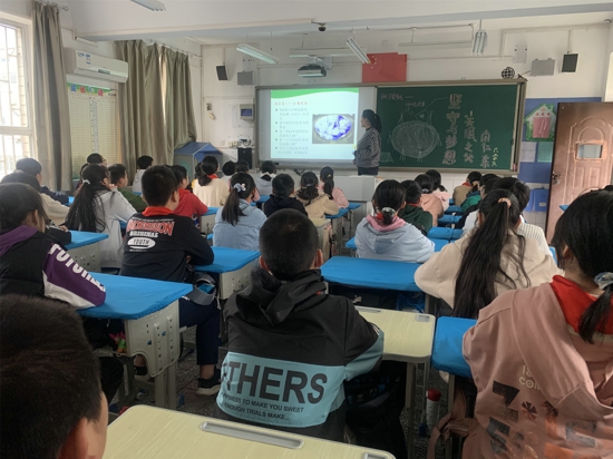 郑州市管城区南学街小学榜样教育之“每周一星”开课啦！