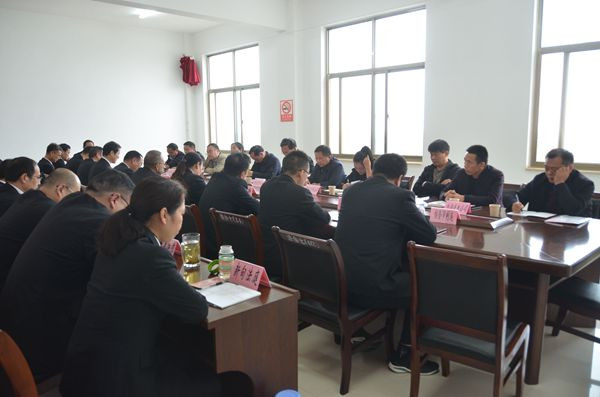 新野法院召开优化法治化营商环境工作座谈会