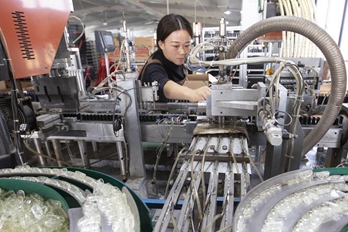 商丘夏邑:打火机产业助扶贫