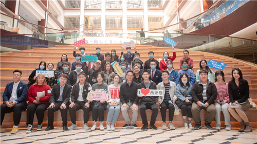 郑州西亚斯学院举办免费午餐讲座活动