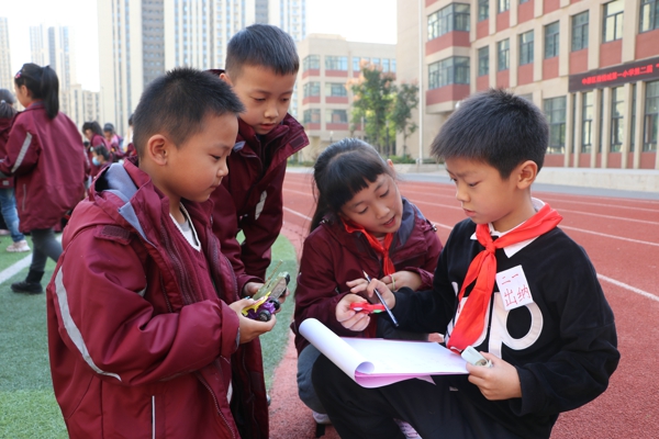 郑州市中原区西悦城第一小学第二届“厉行节约做时代新人” 红领巾跳蚤市场