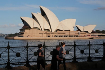 悉尼歌剧院重新向观众开放