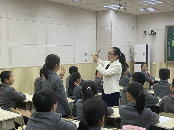 郑州高新区外国语小学:聚焦深度学习 推动单元整合