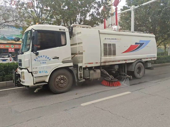 漯河已启动冬季道路洒水看“天”作业模式