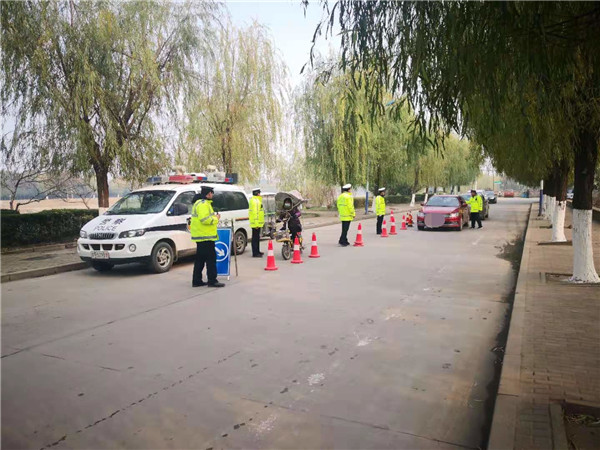 新野交警持续开展酒驾、醉驾查处行动，维护道路交通安全