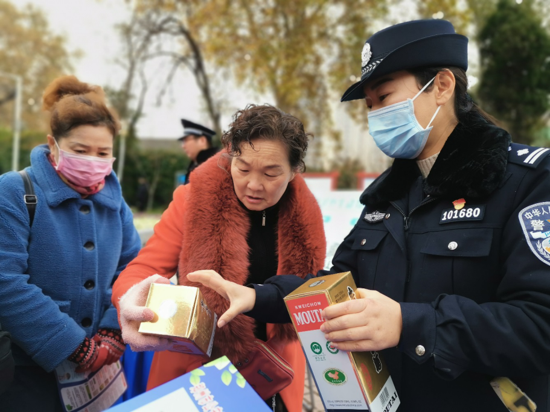今年以来，郑州警方共破获食药环犯罪案件544起
