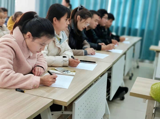 郑州市中原区西悦城第一小学一年级开展拼音认读比赛