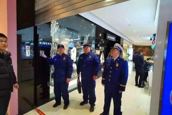 南阳消防支队开展大型商业综合体消防安全集中夜查行动