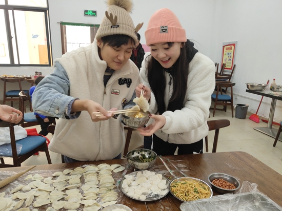 郑州市西悦城第一小学“迎冬至，包饺子”活动