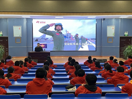 郑州青年讲师团宣讲报告会走进郑州外国语学校