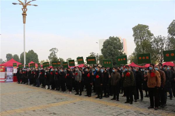 南阳市卧龙区：举行军创产品展厅授牌仪式暨2020年度退役军人冬季专场招聘会