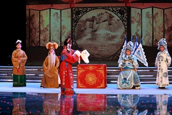 三门峡：阳光少年迷上了《花木兰》