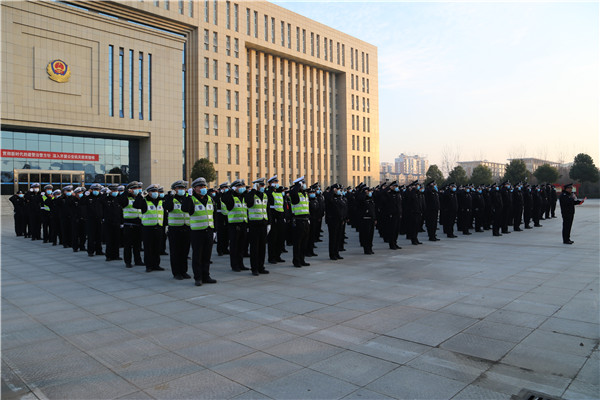 社旗县公安局举行“庆元旦 迎新年”升国旗仪式