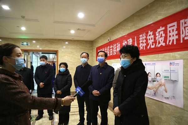 南阳市新冠病毒疫苗首针在南阳市第一人民医院完成接种