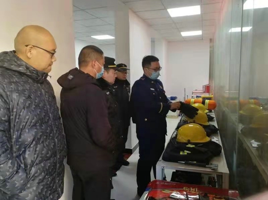 南阳路巡防中队联合辖区微型消防站开展消防安全宣传活动