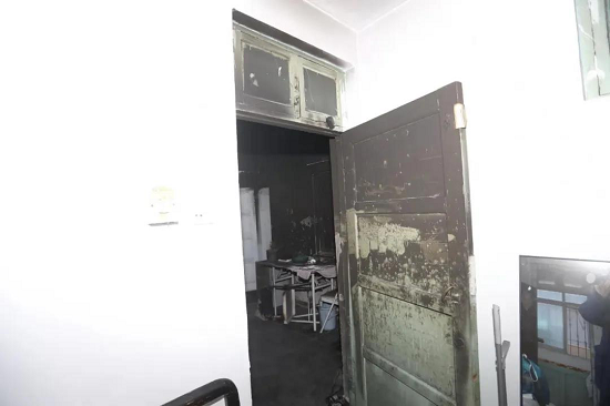 开封一民房起火3人被困 电动车停放室内是极度危险行为