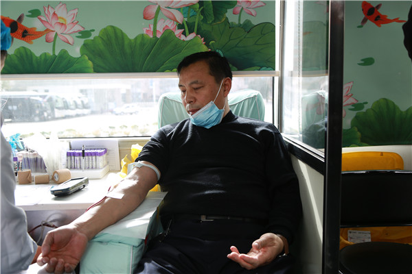 邓州市公安局组织民辅警开展无偿献血活动