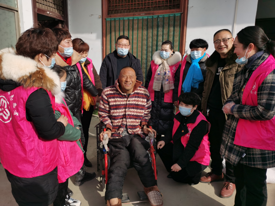 慰问贫困户,河南太康杨庙这6名女巾帼天天忙的脚不沾地